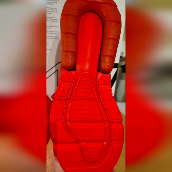 Air Max 270, University Red, Men's Size 9 - Picture 3 of 4